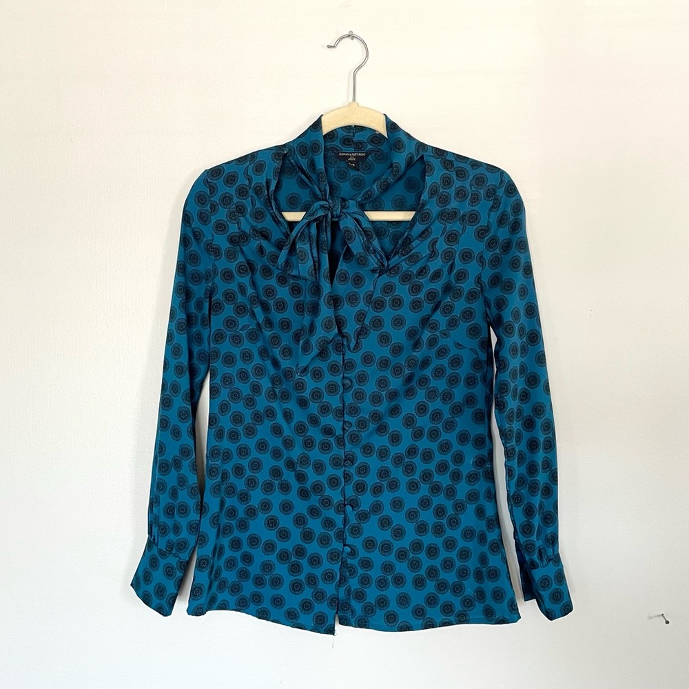 🔺SOLD🔻Banana Republic Petite Tie-Neck Blouse